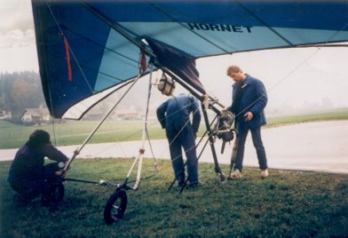 minimum powered hang glider on ground