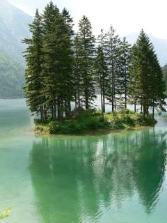 Rabeljsko
jezero / Lago di Predil