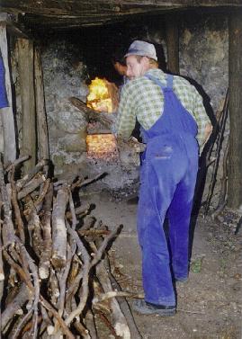 apnenica_kurjenje.JPG (26566 bytes)