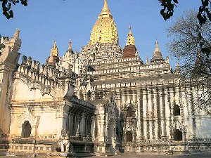 Bagan: tempelj Ananda Oaya