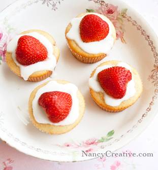 Strawberry Yogurt Muffins 