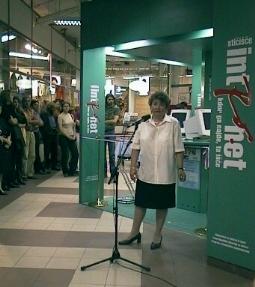 ravnateljica-m.JPG (69016 bytes)