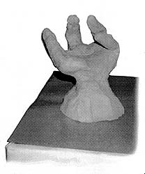 Roka (glina - 10 x 25 cm)