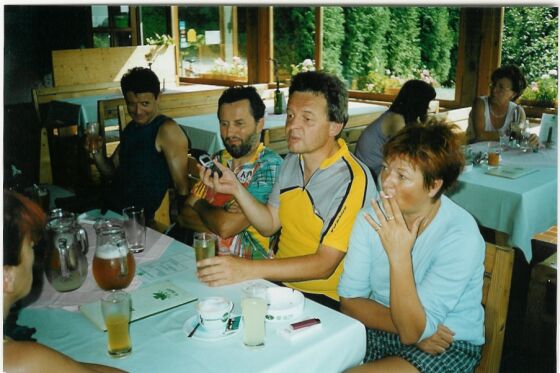 Pivo in sok pri jezeru