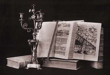 Valvazorjeva dela (1689) in svenik iz dobe Ludvika XV