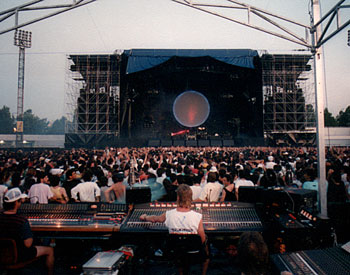 http://www.meyersound.com/about/people/buford_jones/elements/pink_floyd.jpg