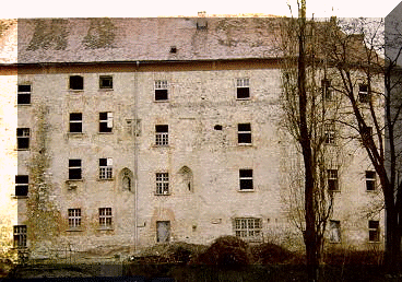 SpodGrad.gif (101045 bytes)