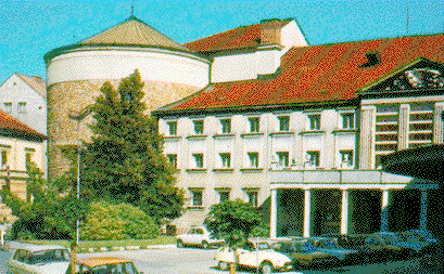 theatre.gif (58072 bytes)