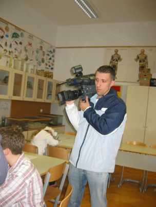 snemalec s kamero pridno belezi nase dogajanje