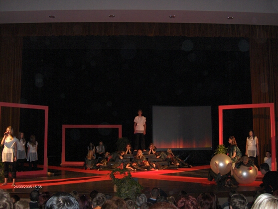 Klikni za naslednjo fotografijo