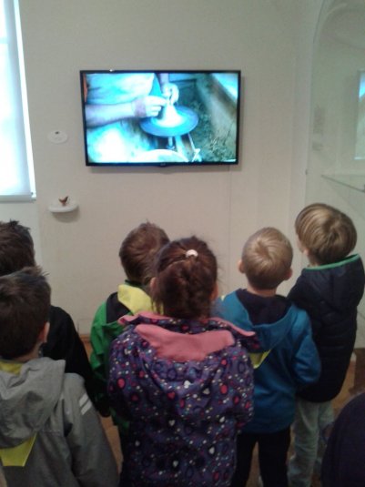 1.a razred na obisku v Pokrajinskem muzeju