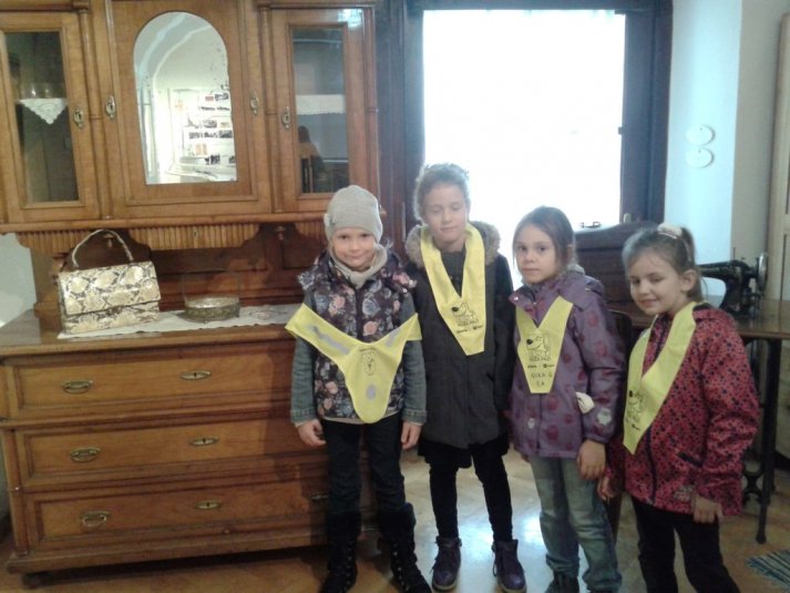 1.a razred na obisku v Pokrajinskem muzeju