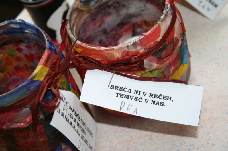 Dedki in babice na obisku v 1.a