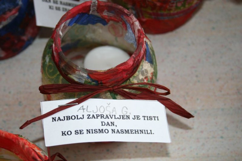 Dedki in babice na obisku v 1.a