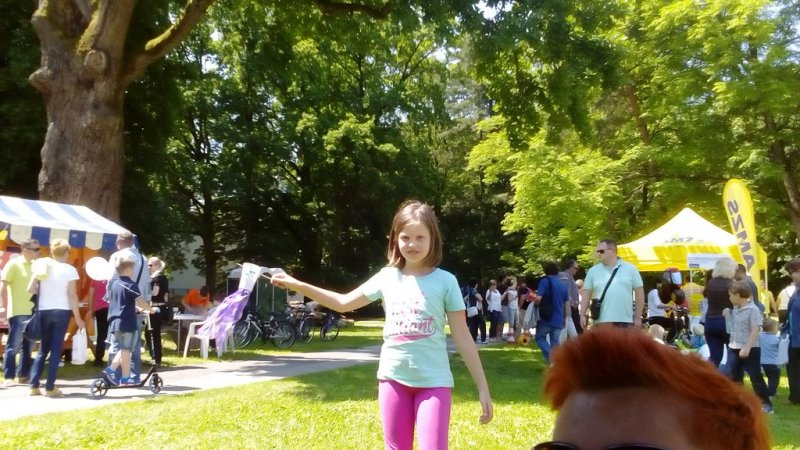 Družinski piknik v mestnem parku