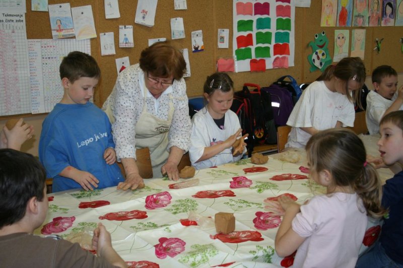 Kajina babica na obisku
