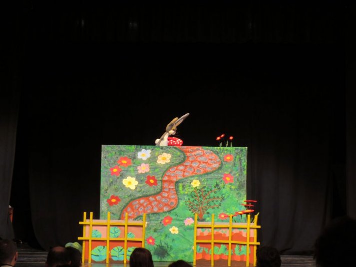 Lutkovna skupina Navihanci na območnem srečanju