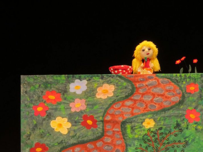 Lutkovna skupina Navihanci na območnem srečanju