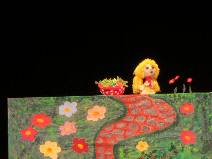 Lutkovna skupina Navihanci na območnem srečanju