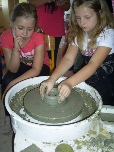 Lončarska delavnica v 4.a