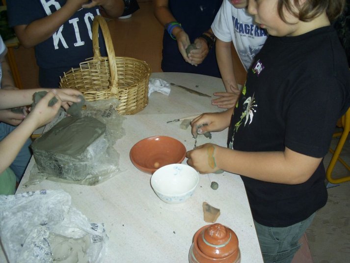 Lončarska delavnica v 4.a