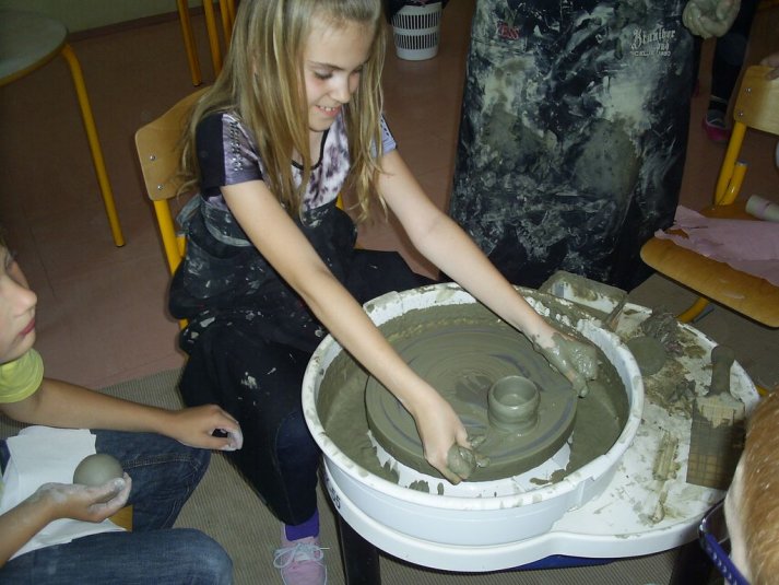 Lončarska delavnica v 4.a