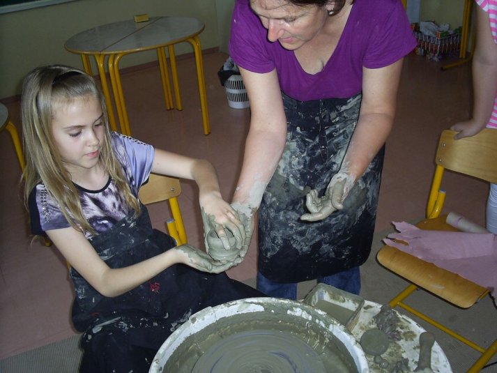 Lončarska delavnica v 4.a