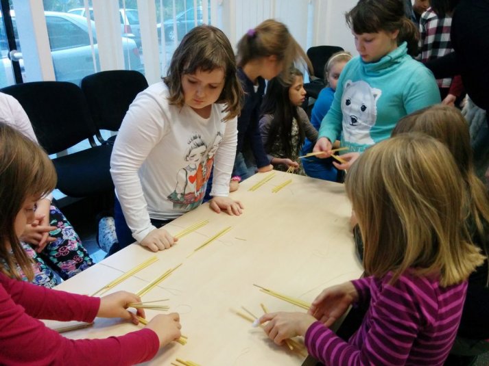 Izdelovali smo okraske iz ličja in slame