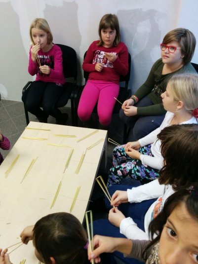 Izdelovali smo okraske iz ličja in slame