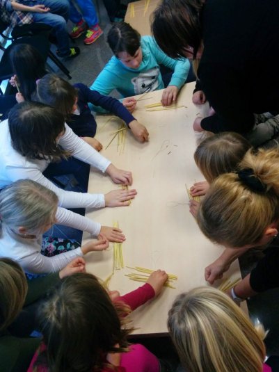 Izdelovali smo okraske iz ličja in slame