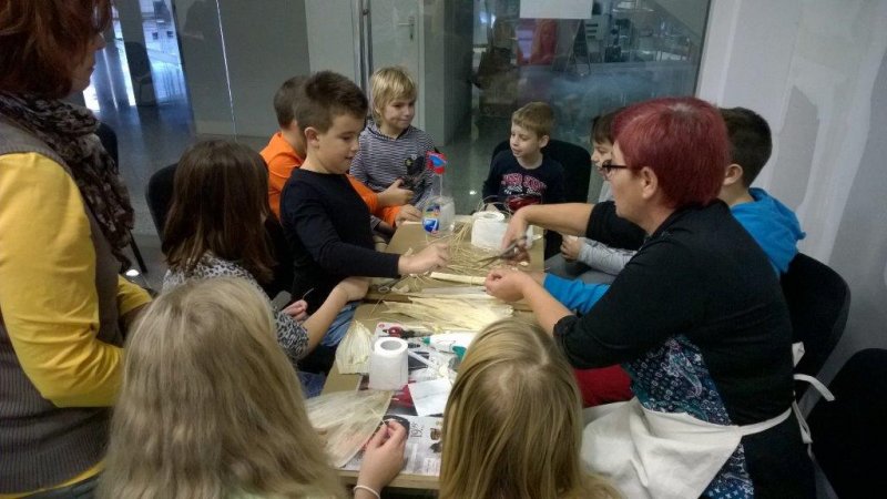 Izdelovali smo okraske iz ličja in slame