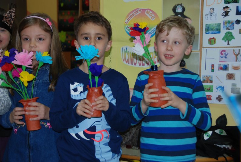 Materinski dan v 1.b