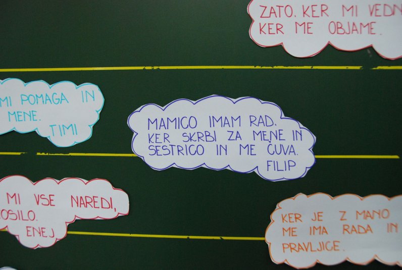 Materinski dan v 1.b