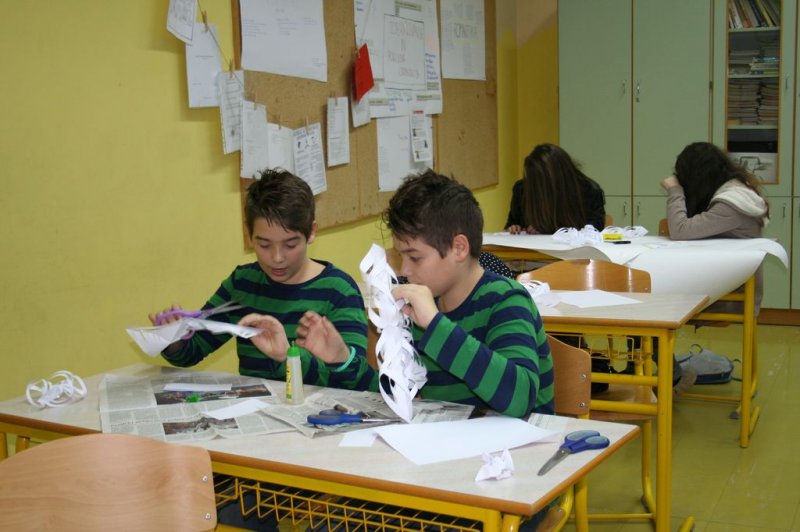 Novoletna okrasitev šole