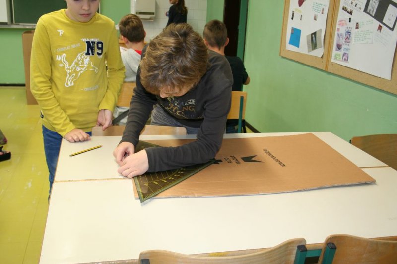 Novoletna okrasitev šole