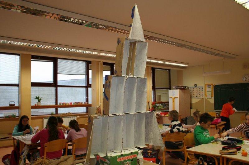 Novoletna okrasitev šole