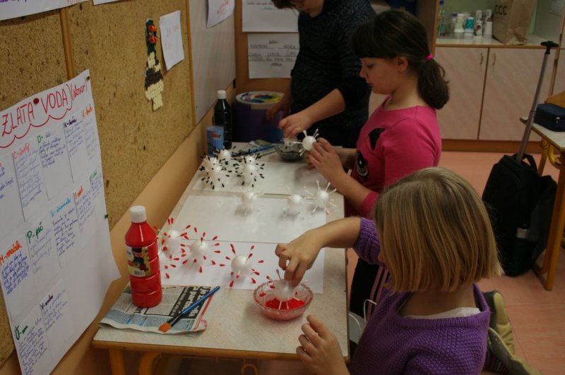 Novoletna okrasitev šole