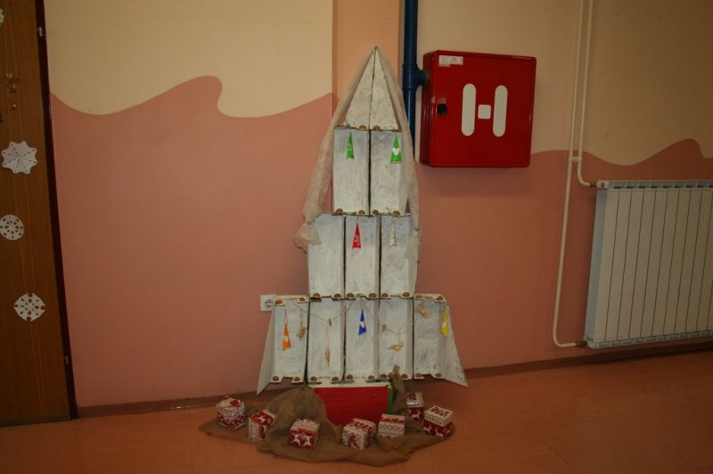 Novoletna okrasitev šole