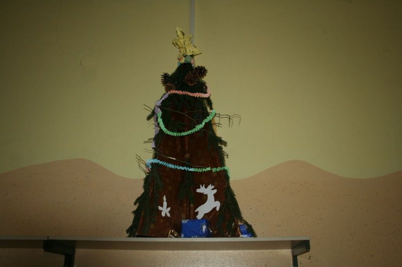 Novoletna okrasitev šole