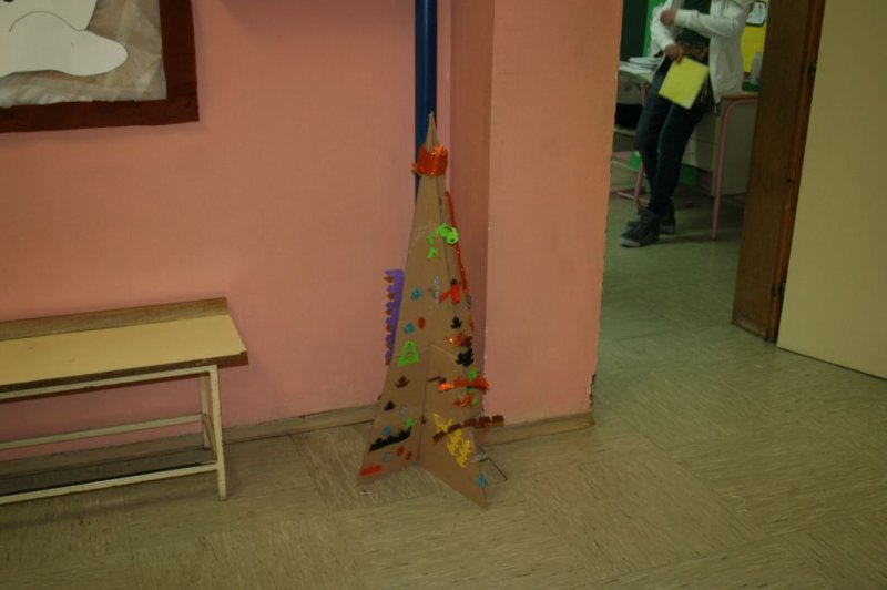 Novoletna okrasitev šole