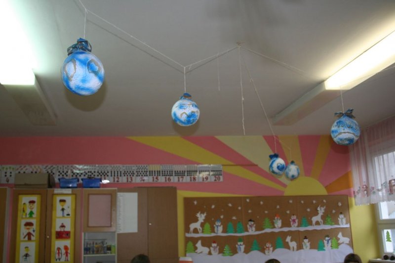 Novoletna okrasitev šole