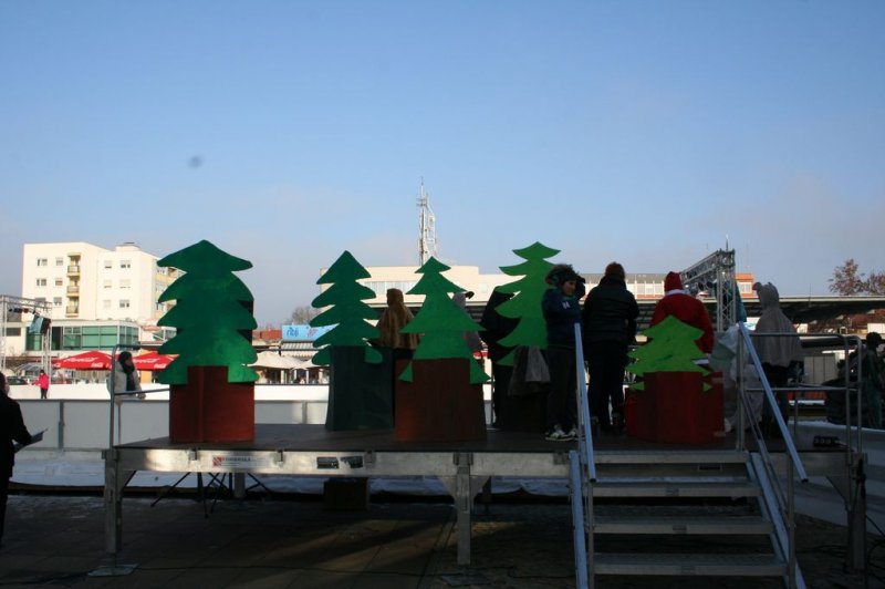 Navihanci v veselem decembru