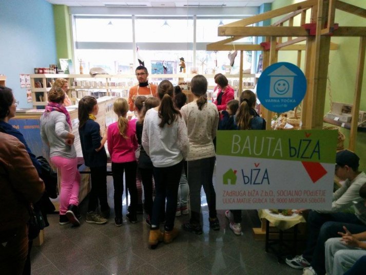 Pekli smo ocvirkove pogače