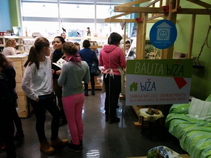 Pekli smo ocvirkove pogače