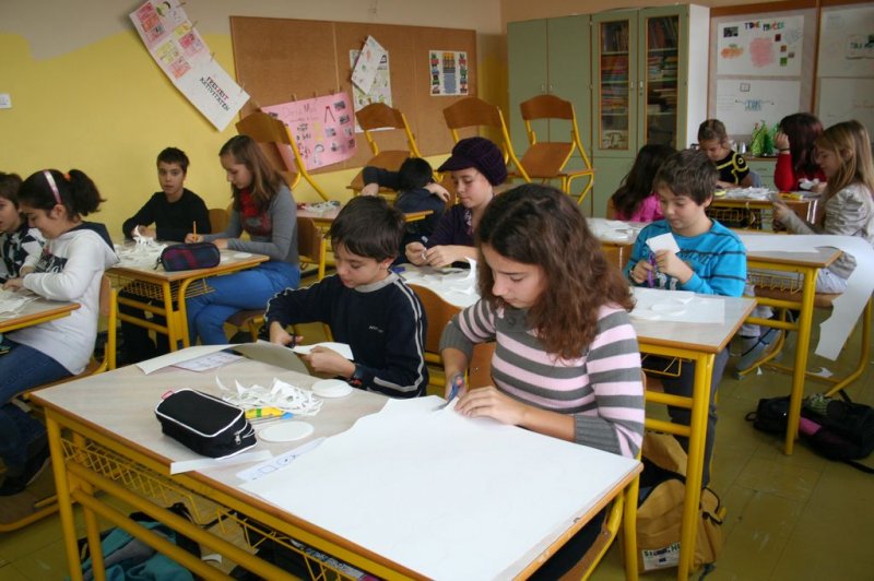 Prednovoletna okrasitev šole