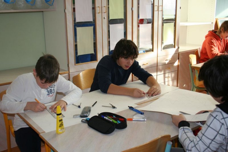 Prednovoletna okrasitev šole