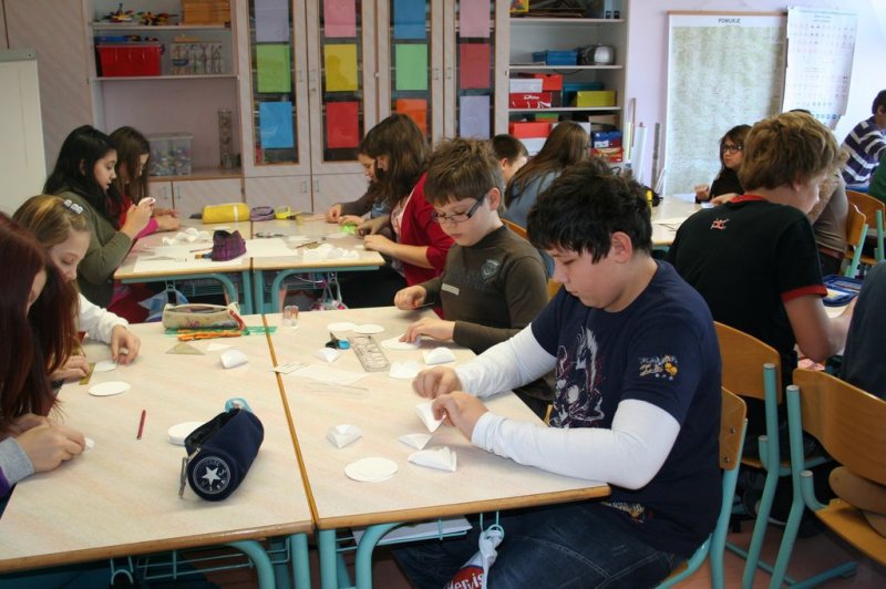 Prednovoletna okrasitev šole