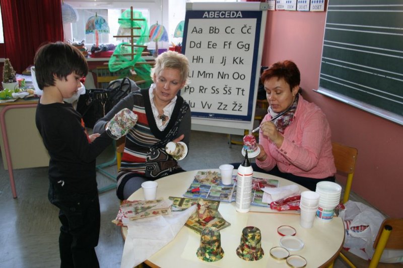 Prednovoletna okrasitev šole