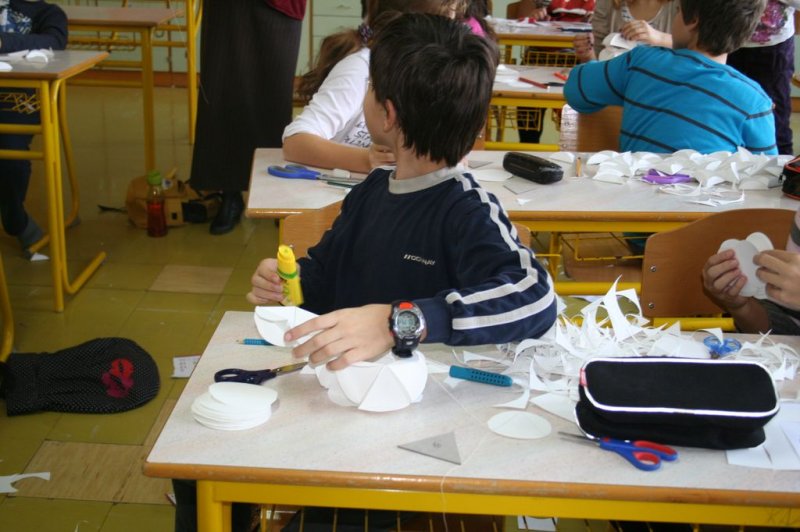 Prednovoletna okrasitev šole