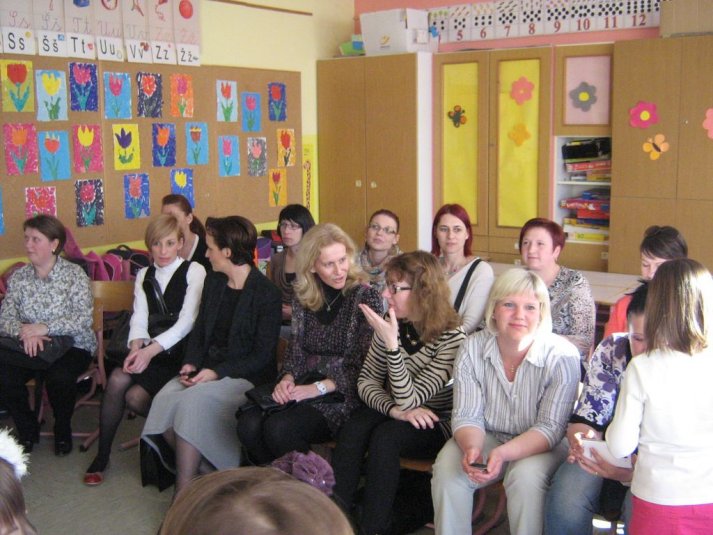 Proslava ob materinskem dnevu v 1.b